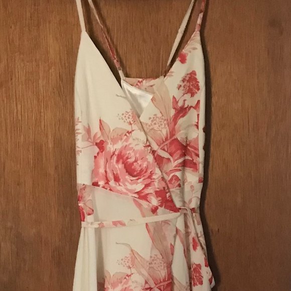 lulus elegantly inclined